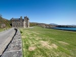 Amhuinnsuidhe Castle Isle of Harris.jpg